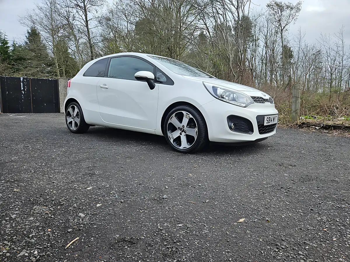 Used 2014 Kia Rio Ecodynamics 3 White - Interior and Exterior details 9