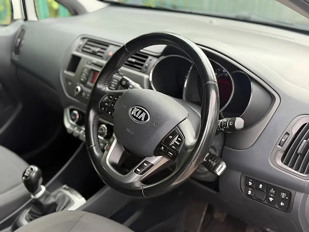 Used 2014 Kia Rio Ecodynamics 3 White - Interior and Exterior details 3
