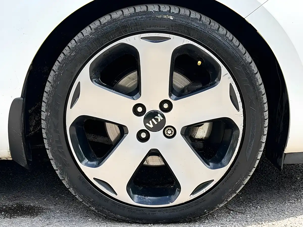 Used 2014 Kia Rio Ecodynamics 3 White - Interior and Exterior details 5