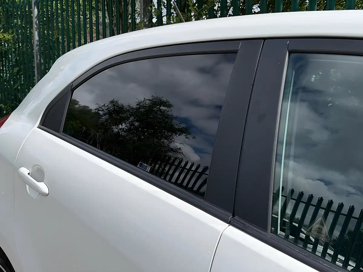 Used 2014 Kia Rio Ecodynamics 3 White - Interior and Exterior details 8