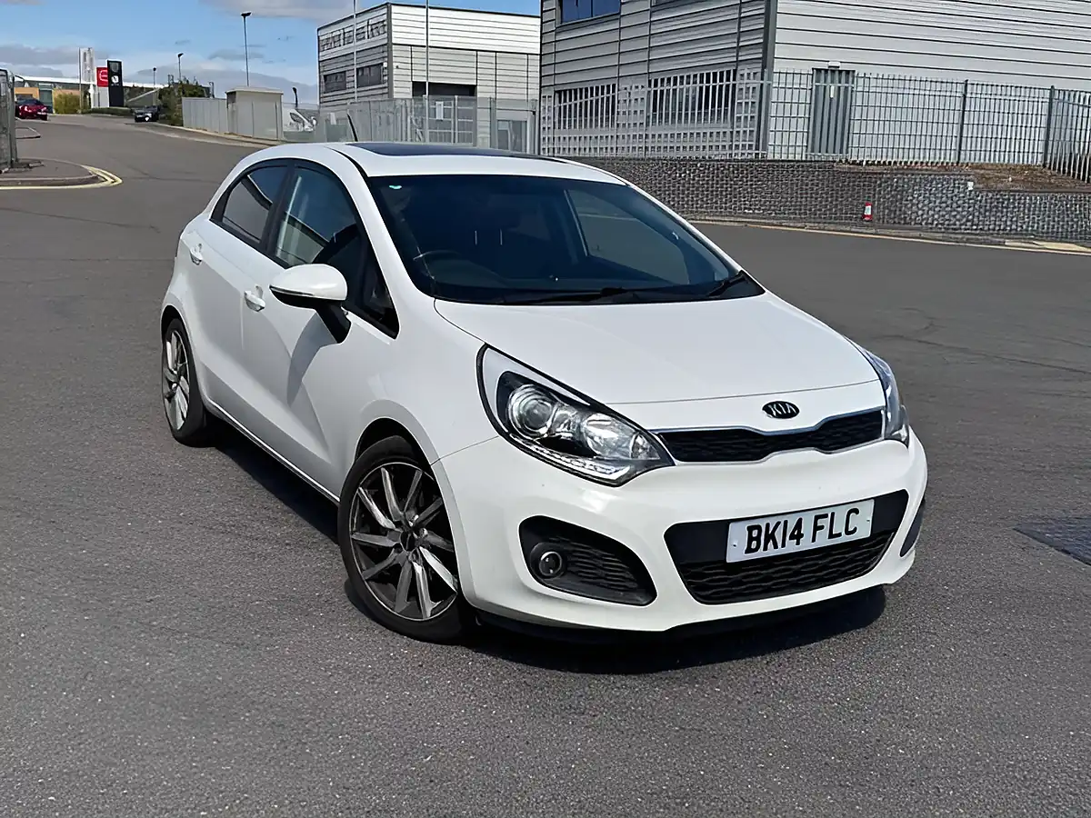 Used 2014 Kia Rio Ecodynamics 4 White - Interior and Exterior details 2