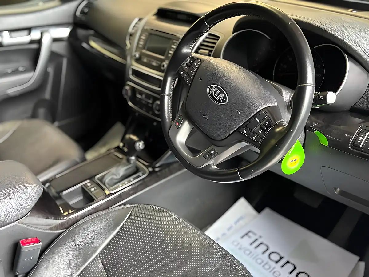 Used 2014 Kia Sorento KX-2 Black - Interior and Exterior details 12