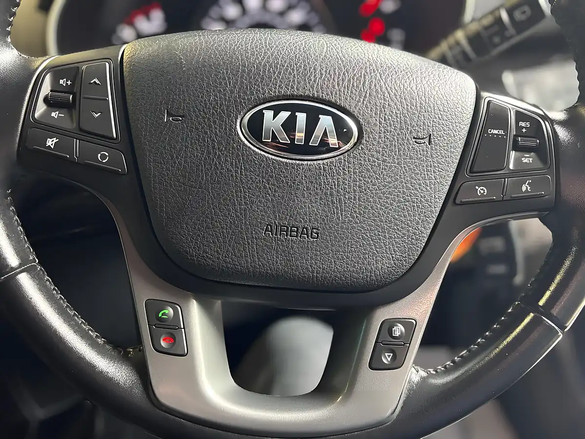 Used 2014 Kia Sorento KX-2 Black - Interior and Exterior details 20
