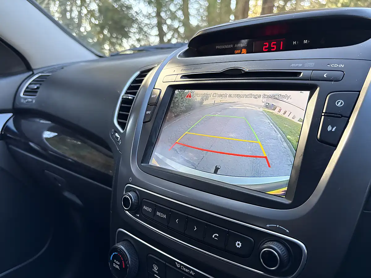 Used 2014 Kia Sorento KX-2 Silver - Interior and Exterior details 5