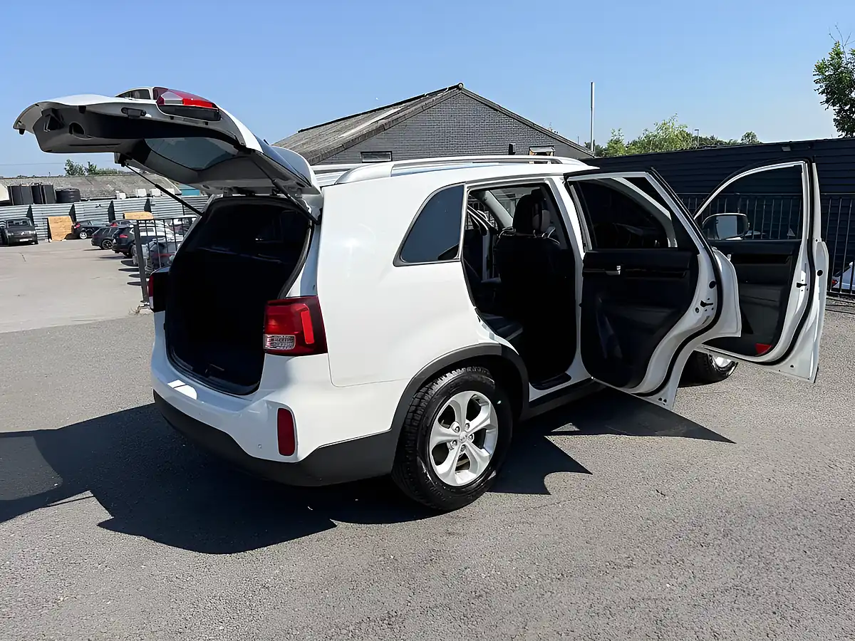 Used 2014 Kia Sorento KX-2 White - Interior and Exterior details 10