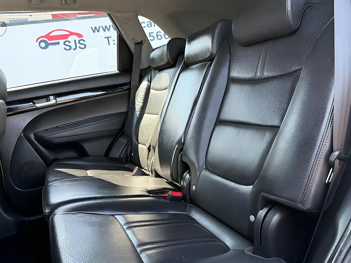 Used 2014 Kia Sorento KX-2 White - Interior and Exterior details 14