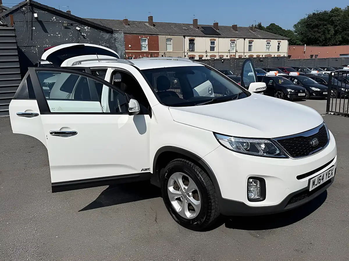Used 2014 Kia Sorento KX-2 White - Interior and Exterior details 9