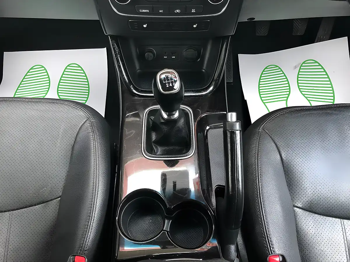 Used 2014 Kia Sorento KX-2 White - Interior and Exterior details 16