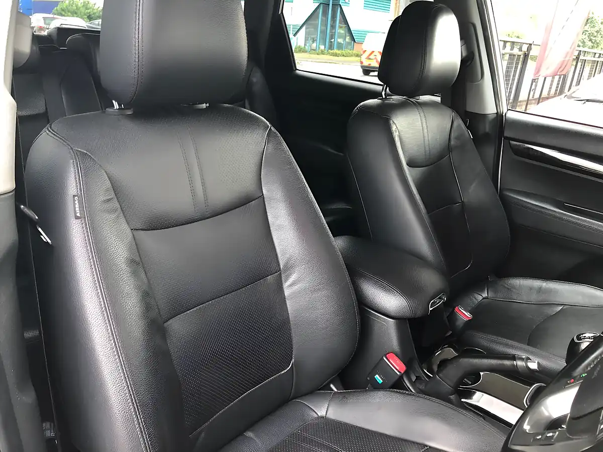 Used 2014 Kia Sorento KX-2 White - Interior and Exterior details 17