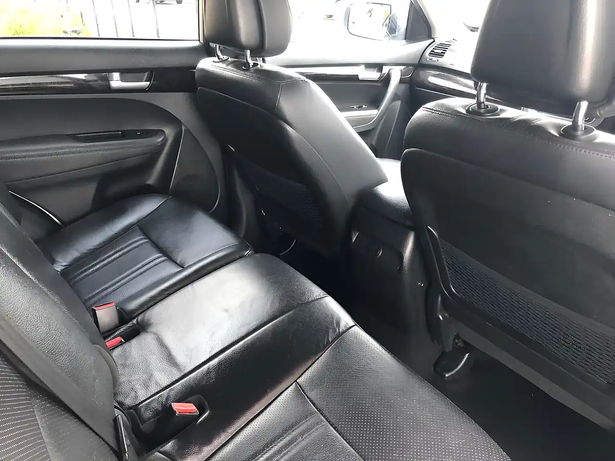 Used 2014 Kia Sorento KX-2 White - Interior and Exterior details 18