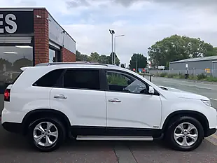 Used 2014 Kia Sorento KX-2 White - Interior and Exterior details 8