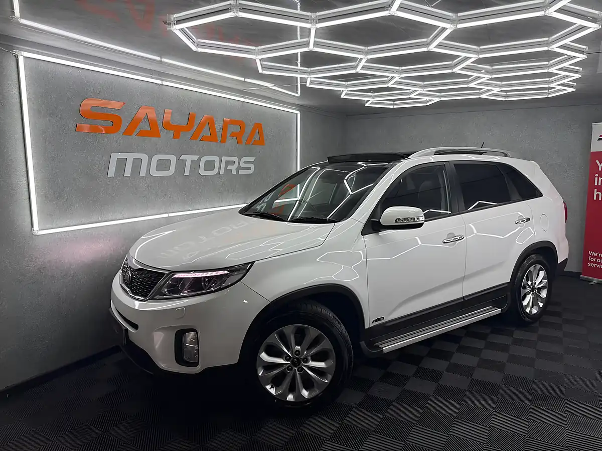 Used 2014 Kia Sorento KX-3 White - Front View