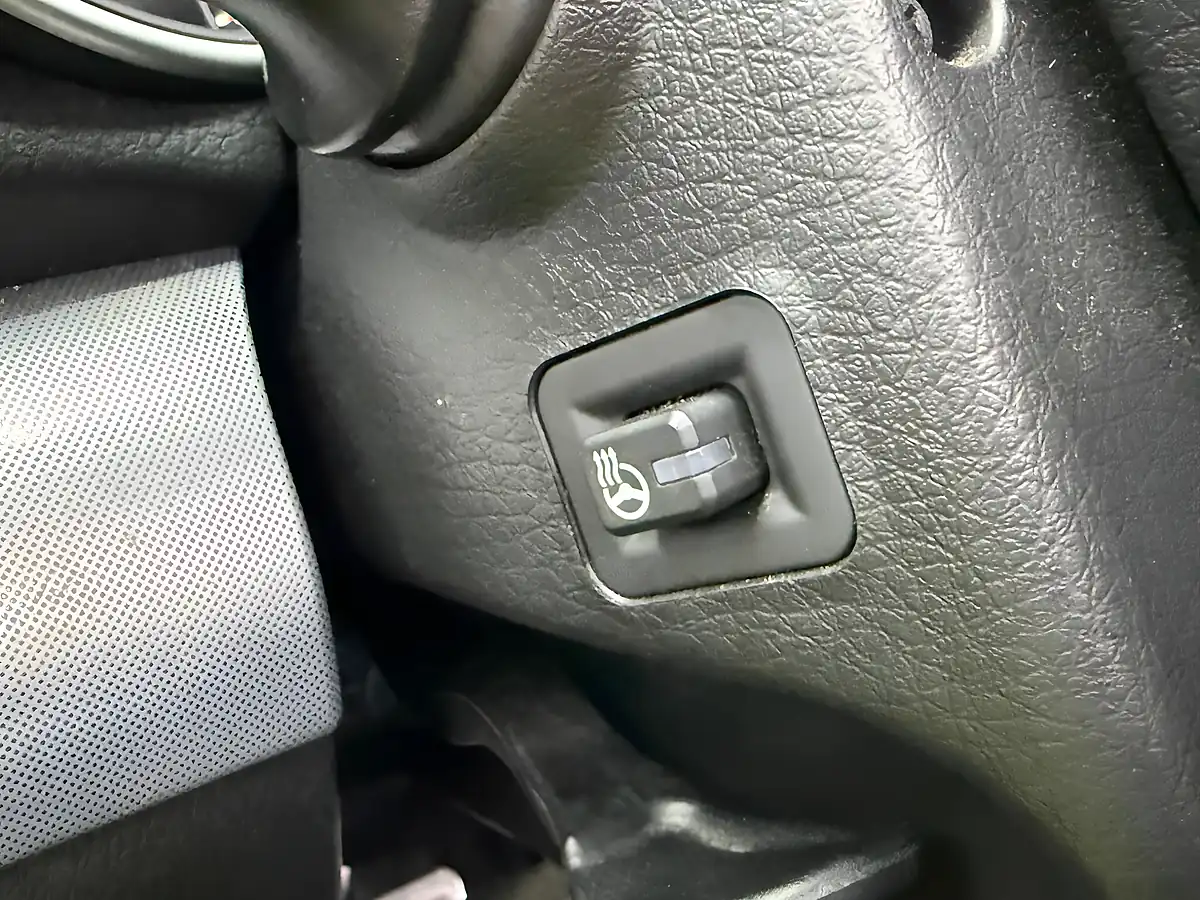 Used 2014 Kia Sorento KX-3 White - Interior and Exterior details 18
