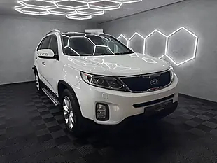 Used 2014 Kia Sorento KX-3 White - Interior and Exterior details 4