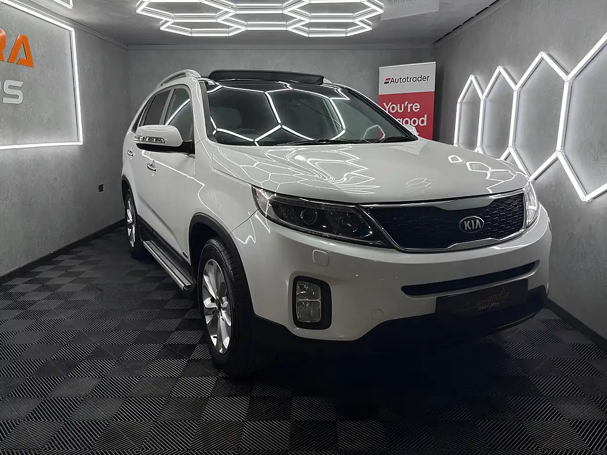 Used 2014 Kia Sorento KX-3 White - Interior and Exterior details 7