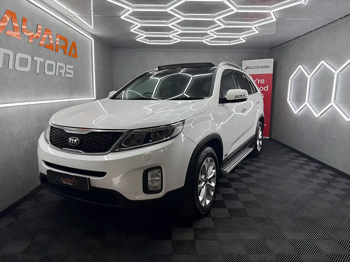 Used 2014 Kia Sorento KX-3 White - Interior and Exterior details 8