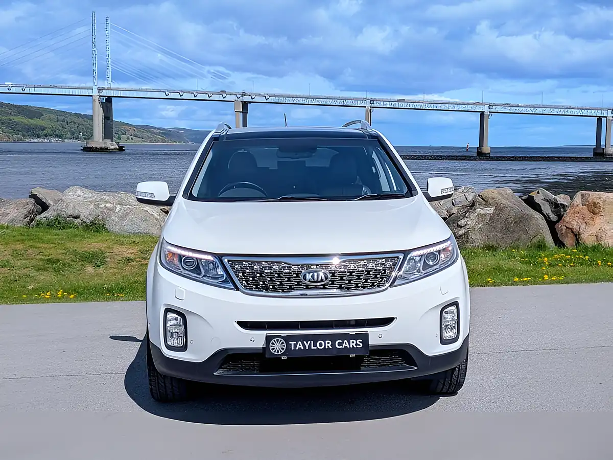 Used 2014 Kia Sorento KX-4 White - Interior and Exterior details 2