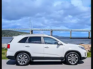Used 2014 Kia Sorento KX-4 White - Interior and Exterior details 4