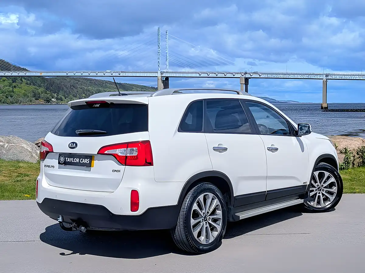 Used 2014 Kia Sorento KX-4 White - Interior and Exterior details 5