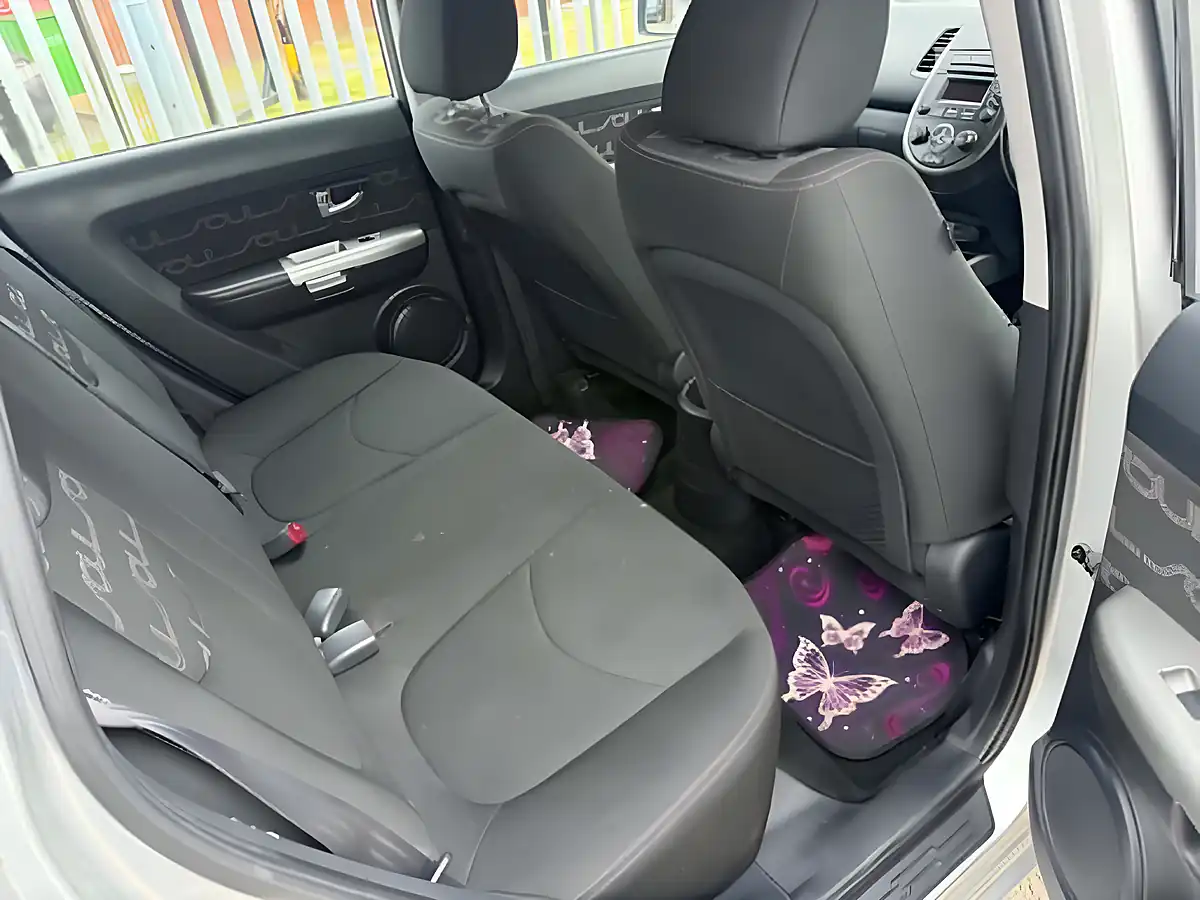 Used 2014 Kia Soul 2 - Interior and Exterior details 12