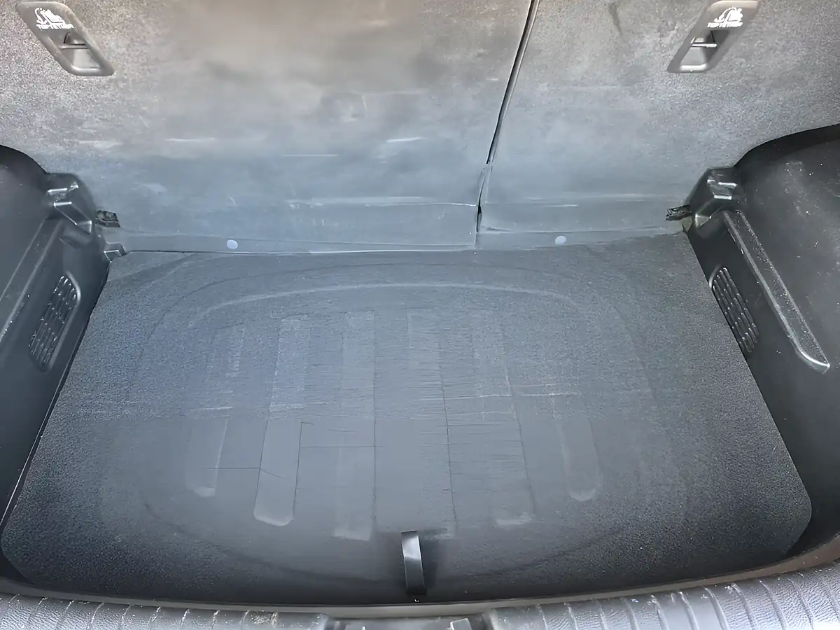 Used 2014 Kia Soul Connect Plus White - Interior and Exterior details 10
