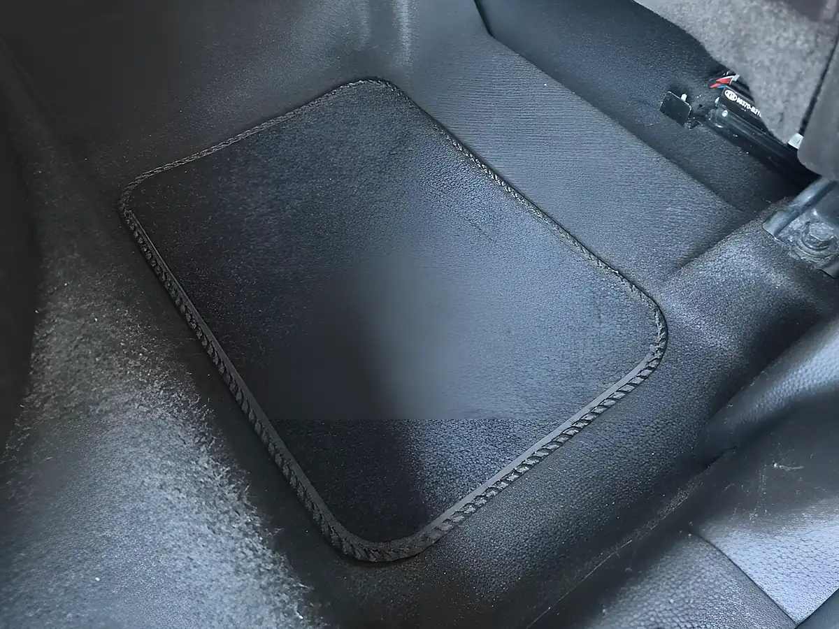 Used 2014 Kia Soul Connect Plus White - Interior and Exterior details 12