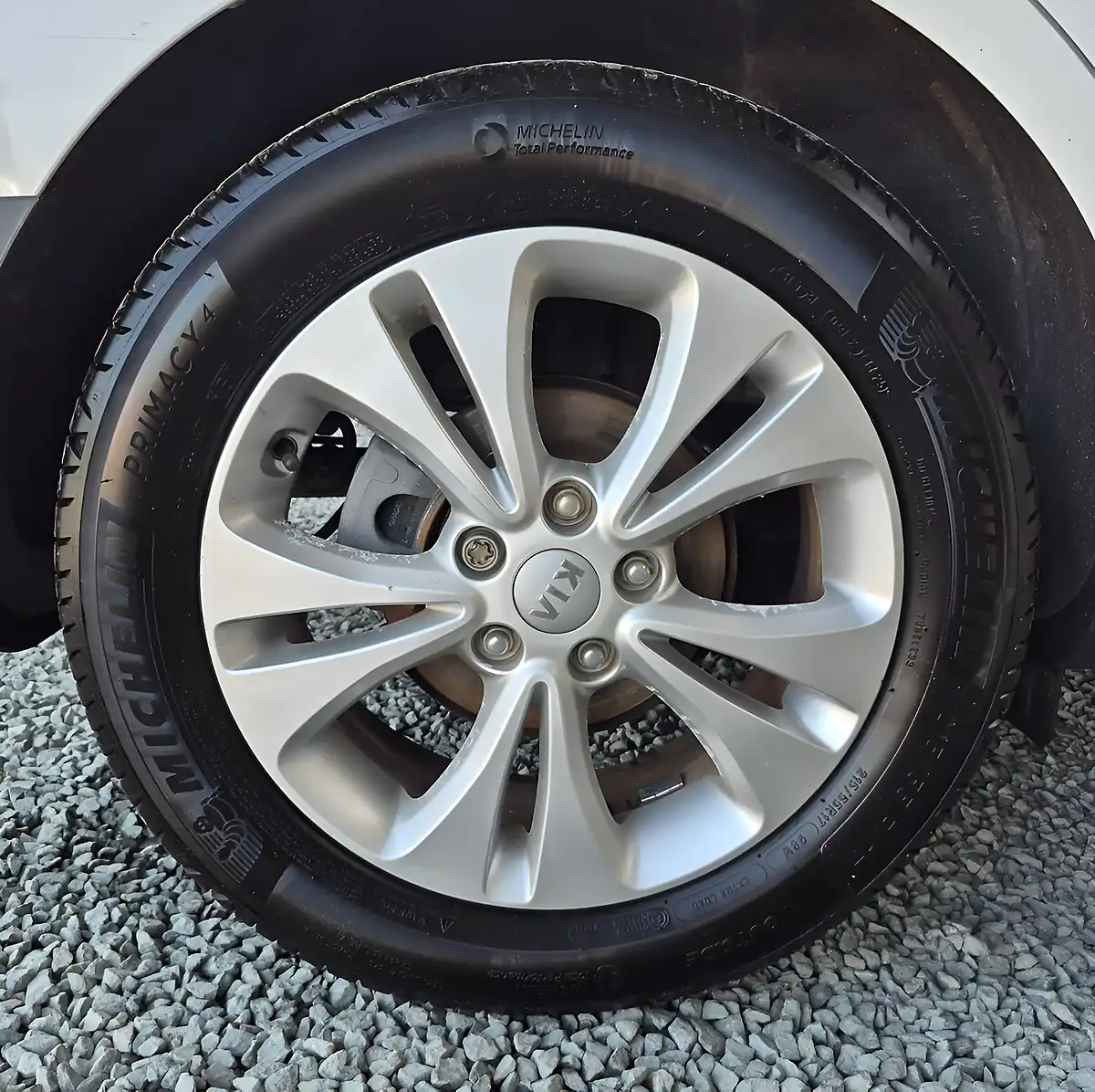 Used 2014 Kia Soul Connect Plus White - Interior and Exterior details 19