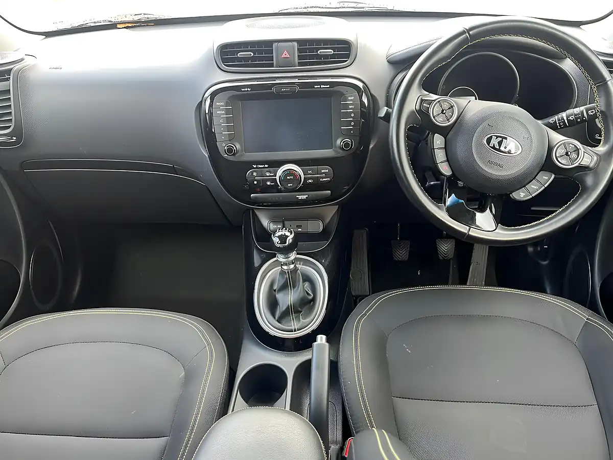 Used 2014 Kia Soul Connect Plus White - Interior and Exterior details 11