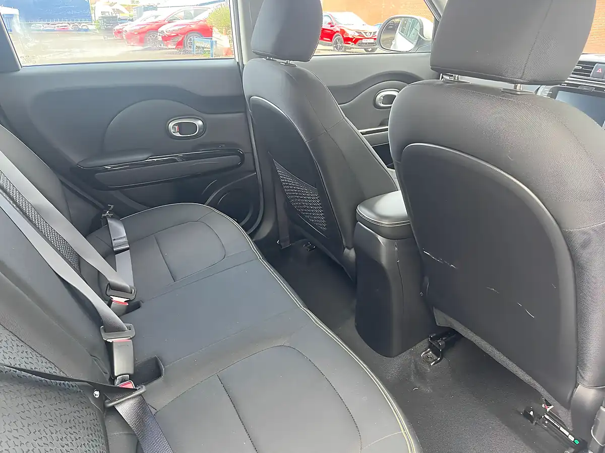 Used 2014 Kia Soul Connect Plus White - Interior and Exterior details 12