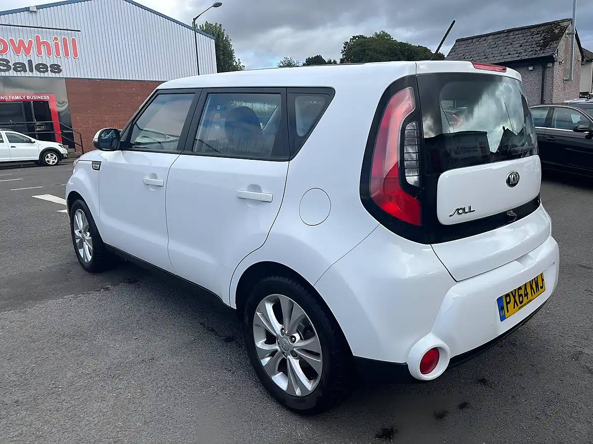 Used 2014 Kia Soul Connect Plus White - Interior and Exterior details 8
