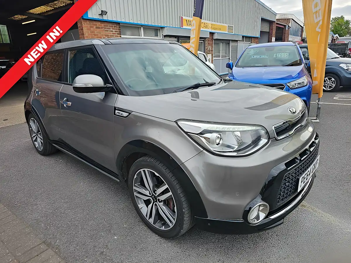 Used 2014 Kia Soul Maxx Silver - Front View