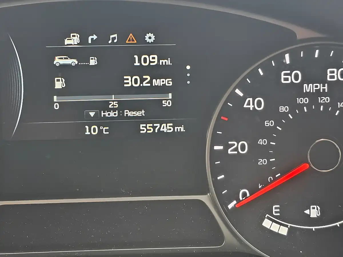 Used 2014 Kia Soul Maxx Silver - Interior and Exterior details 10