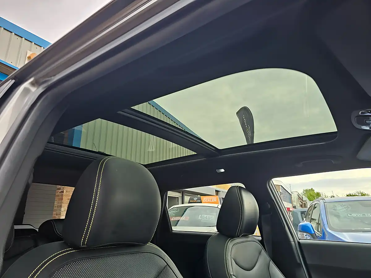 Used 2014 Kia Soul Maxx Silver - Interior and Exterior details 9