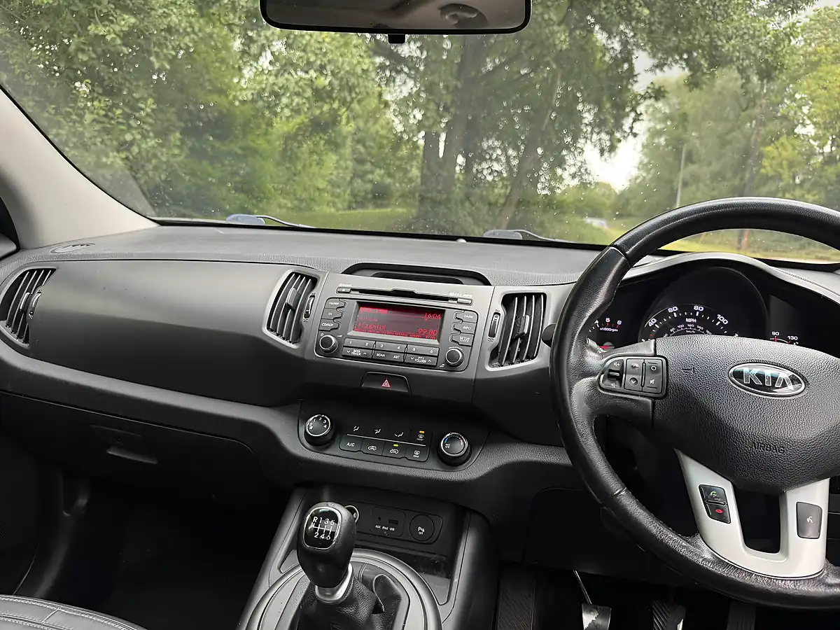 Used 2014 Kia Sportage Ecodynamics 2 White - Interior and Exterior details 10