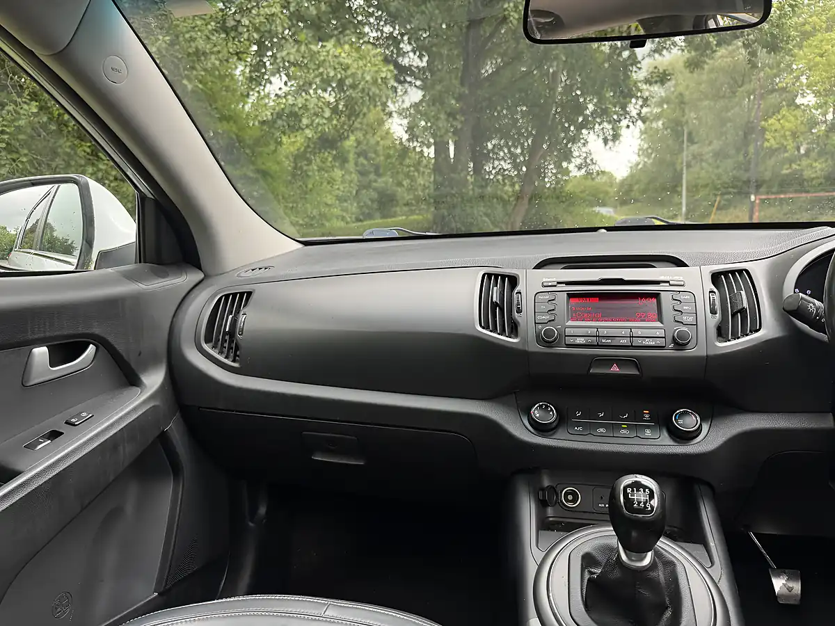 Used 2014 Kia Sportage Ecodynamics 2 White - Interior and Exterior details 11