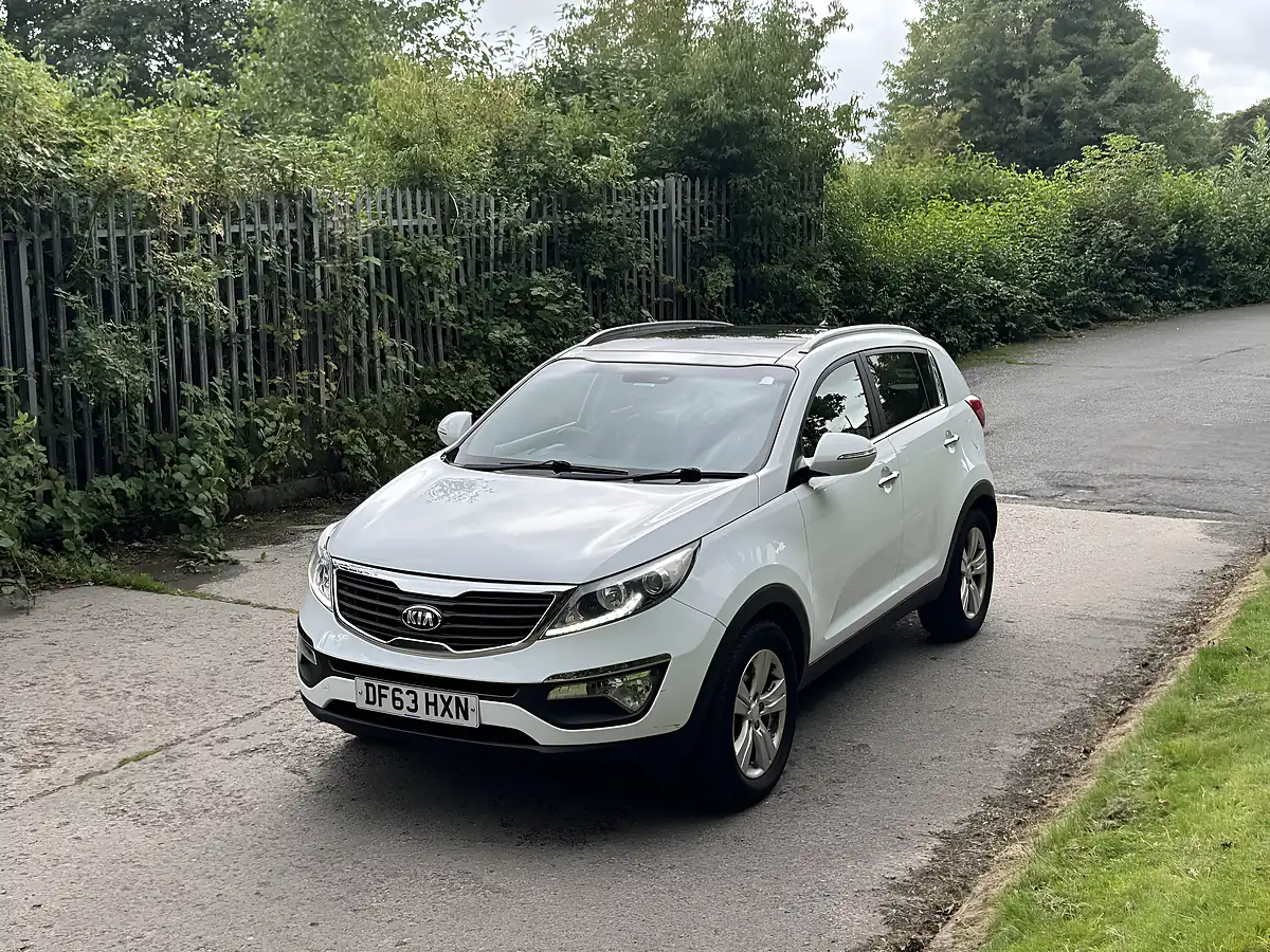 Used 2014 Kia Sportage Ecodynamics 2 White - Interior and Exterior details 2