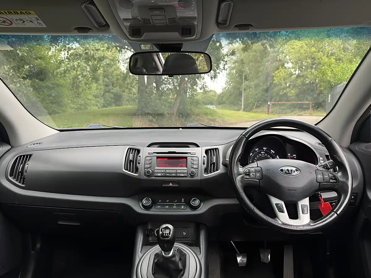 Used 2014 Kia Sportage Ecodynamics 2 White - Interior and Exterior details 9