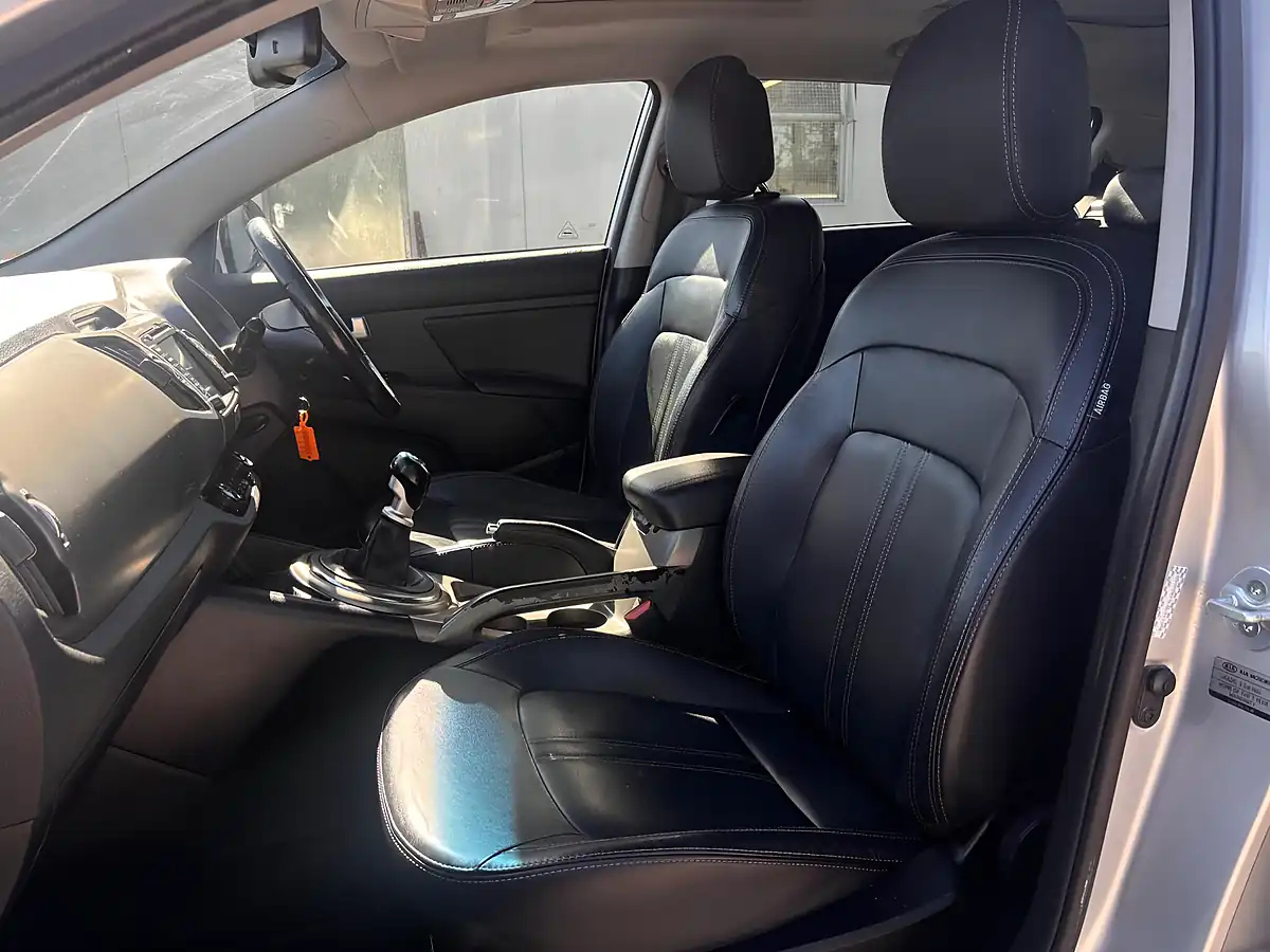 Used 2014 Kia Sportage Ecodynamics 3 2WD Silver - Interior and Exterior details 11