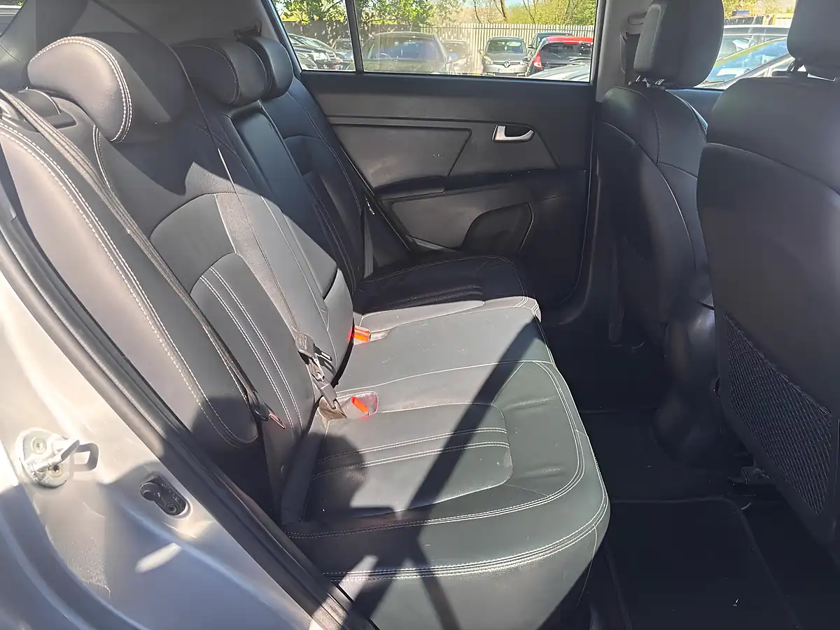 Used 2014 Kia Sportage Ecodynamics 3 2WD Silver - Interior and Exterior details 12