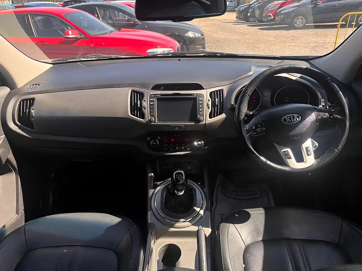 Used 2014 Kia Sportage Ecodynamics 3 2WD Silver - Interior and Exterior details 13