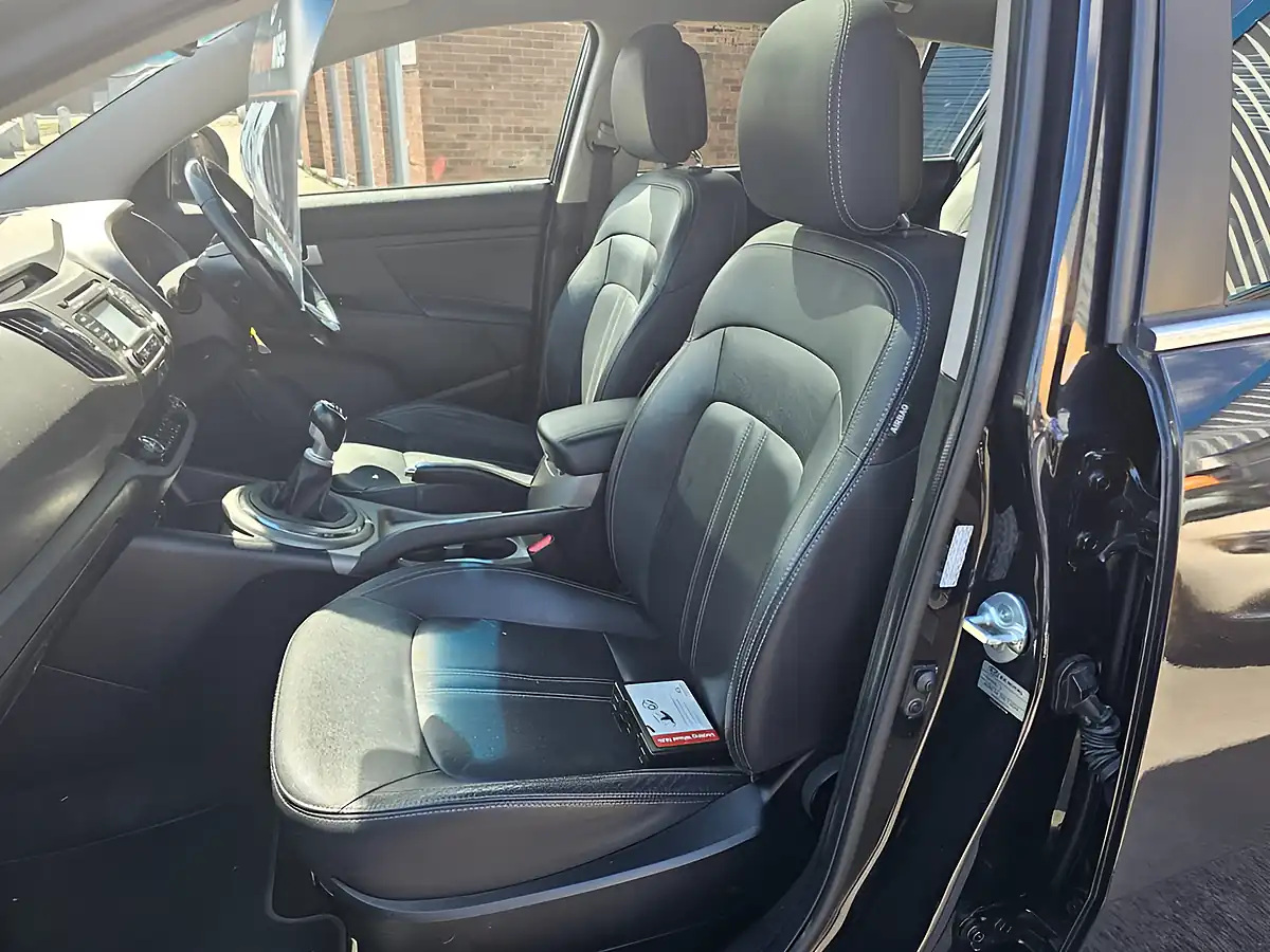 Used 2014 Kia Sportage Ecodynamics 3 Black - Interior and Exterior details 14
