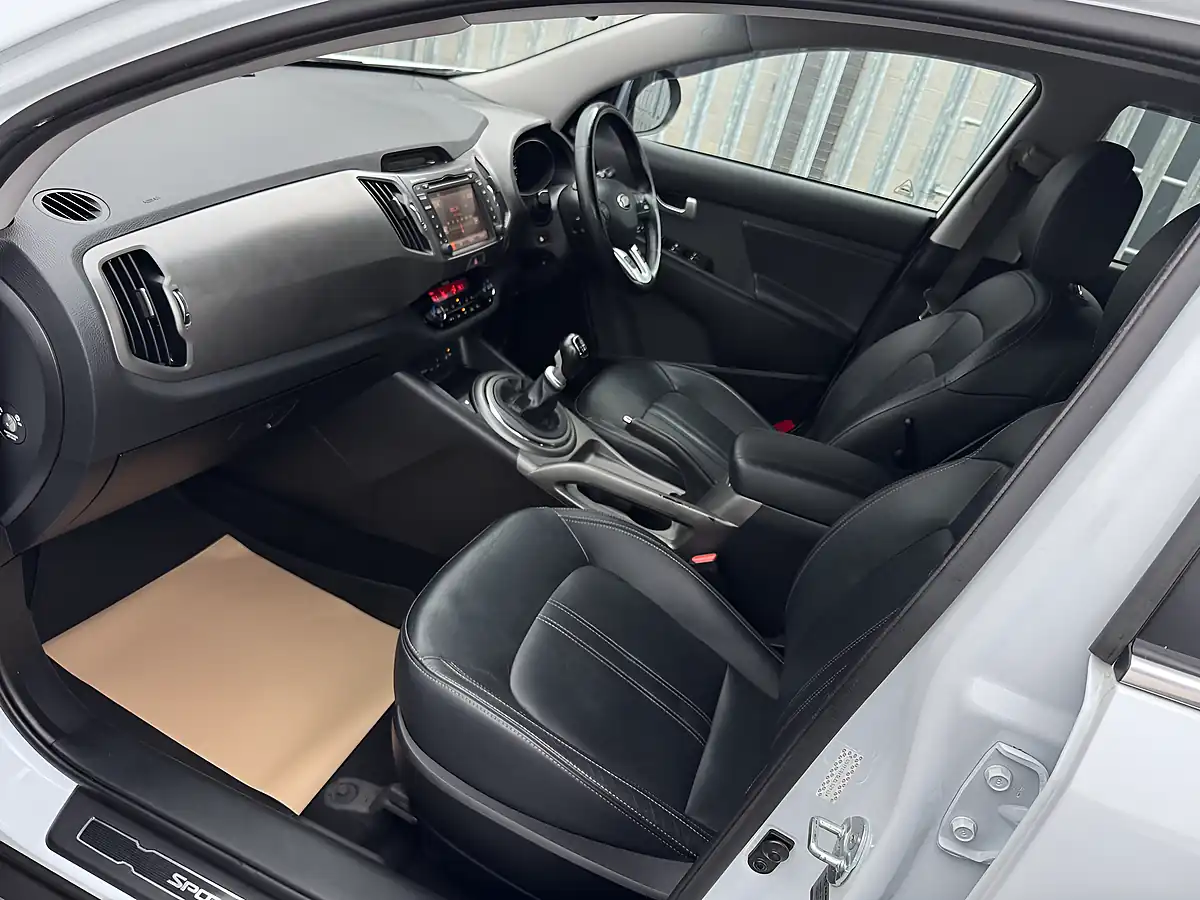 Used 2014 Kia Sportage Isg 4 White - Interior and Exterior details 10