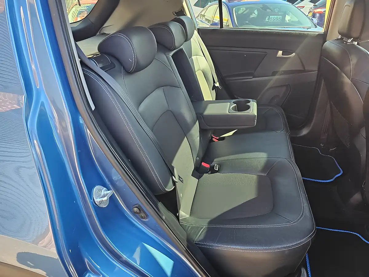 Used 2014 Kia Sportage KX-2 Blue - Interior and Exterior details 11