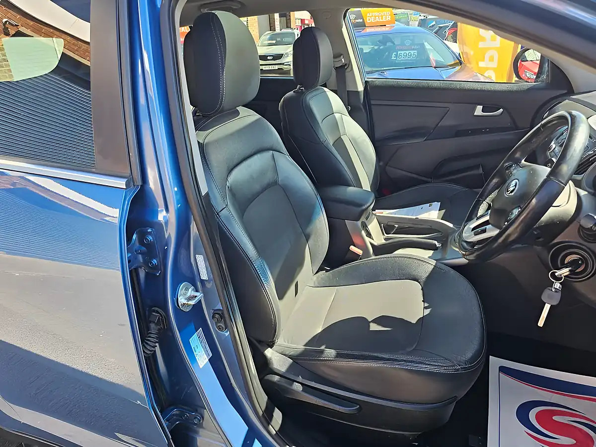Used 2014 Kia Sportage KX-2 Blue - Interior and Exterior details 6
