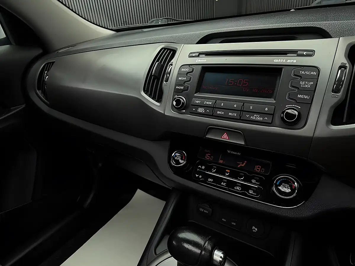 Used 2014 Kia Sportage KX-2 Silver - Interior and Exterior details 15