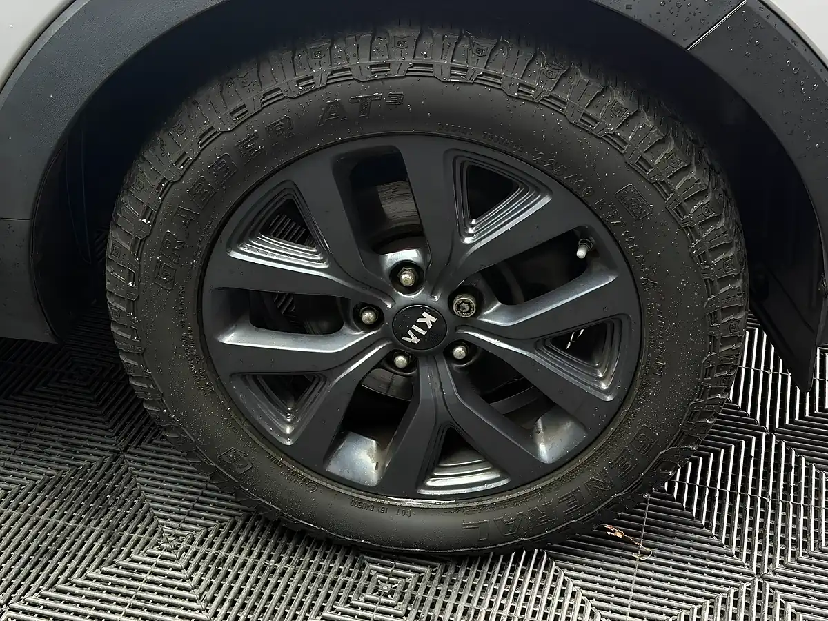 Used 2014 Kia Sportage KX-2 Silver - Interior and Exterior details 16
