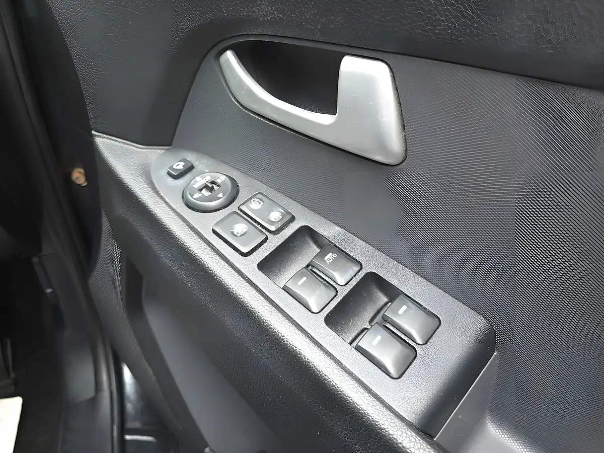 Used 2014 Kia Sportage KX-3 Black - Interior and Exterior details 11