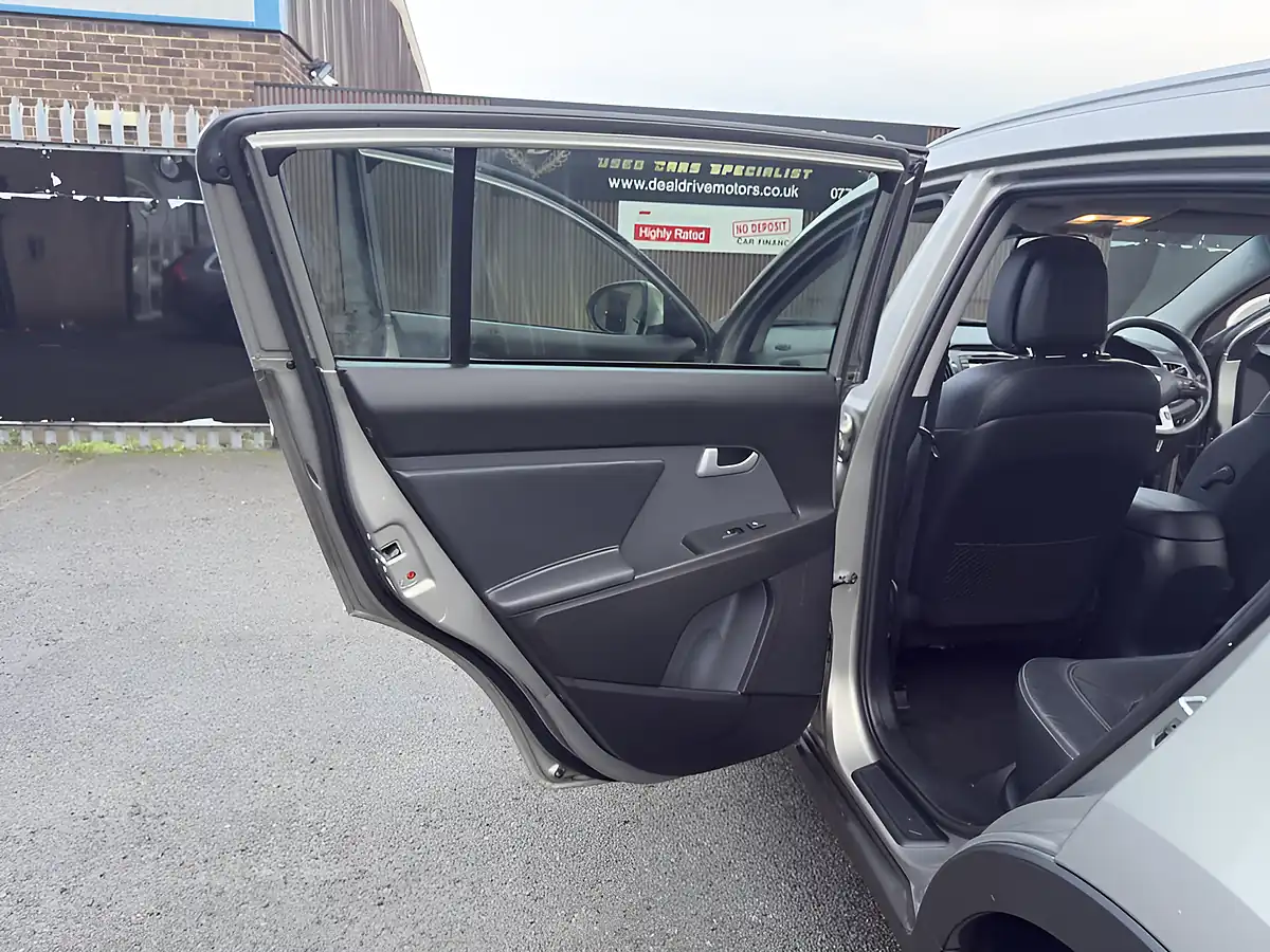 Used 2014 Kia Sportage KX-3 Silver - Interior and Exterior details 12