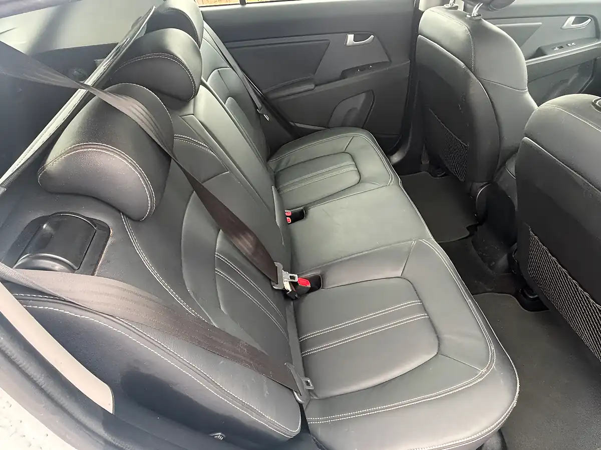 Used 2014 Kia Sportage KX-3 White - Interior and Exterior details 8