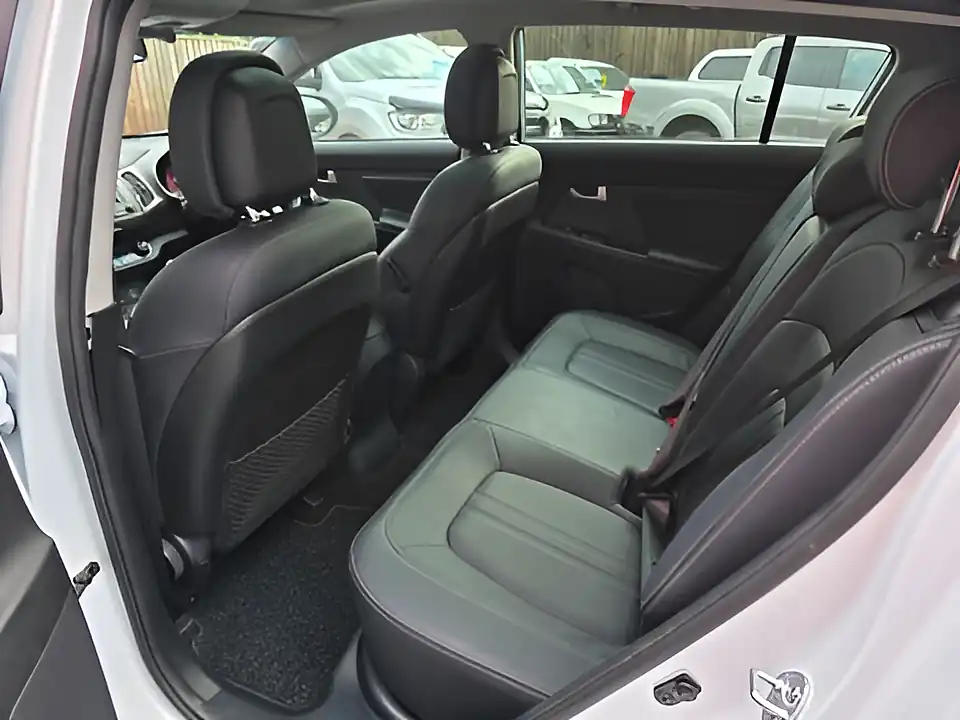 Used 2014 Kia Sportage KX-3 White - Interior and Exterior details 13